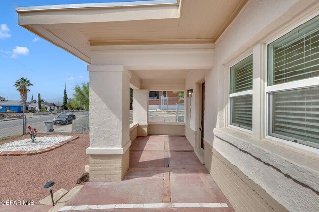 Building Photo - 2723 Grant Ave