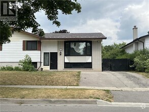 Building Photo - 76 Montcalm Dr