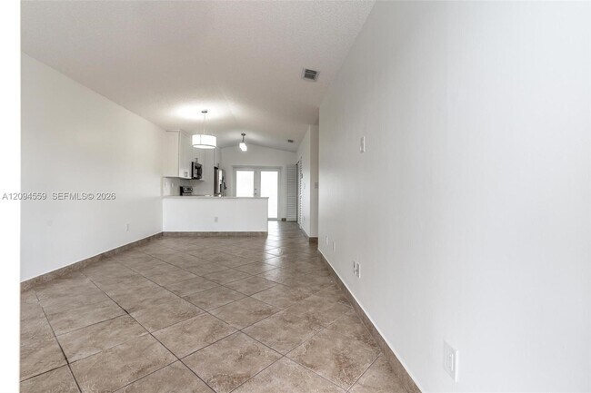 Building Photo - 2236 W 74th Pl