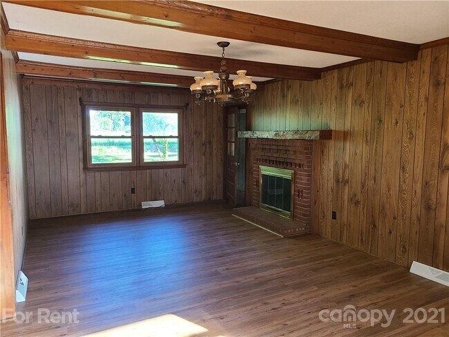 Building Photo - 4875 Old Beatty Ford Rd