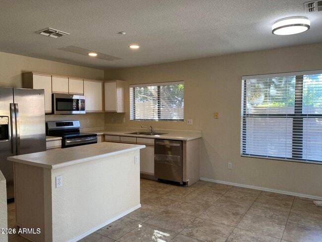 Foto del edificio - 7500 E Deer Valley Rd