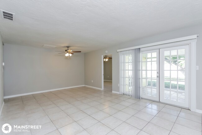 Foto del edificio - 5427 Knollwood Pl