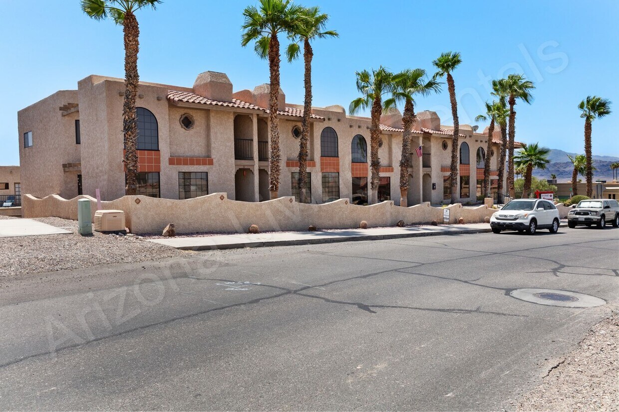 Foto principal - SPACIOUS CONDO WITH POOL