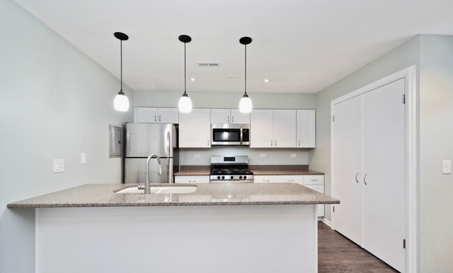 Foto del edificio - 1547 Quaker Ln