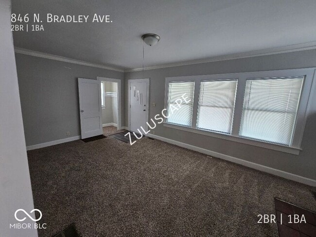 Foto del edificio - 846 N Bradley Ave