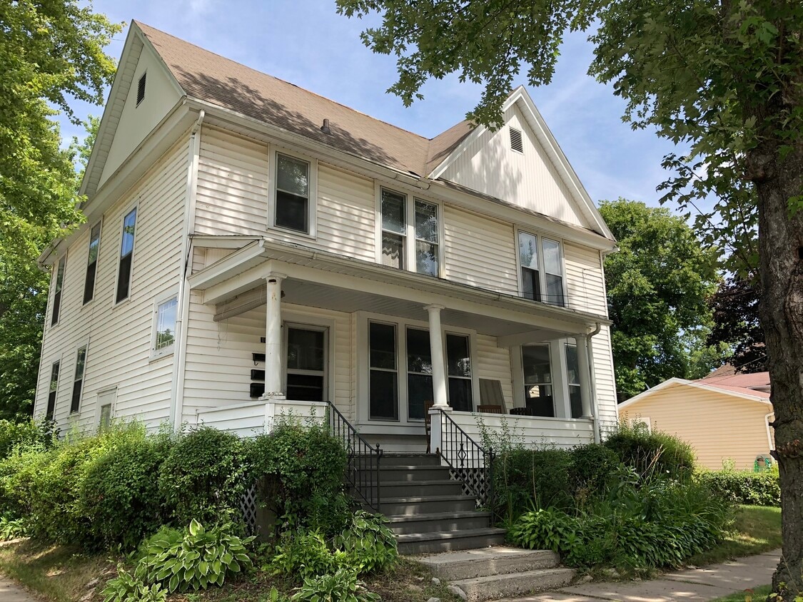 Primary Photo - 1016 E North St