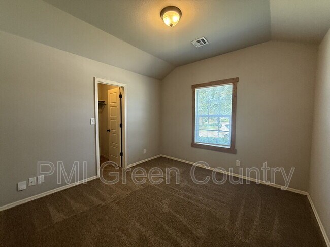 Foto del edificio - 3903 W 105th St S