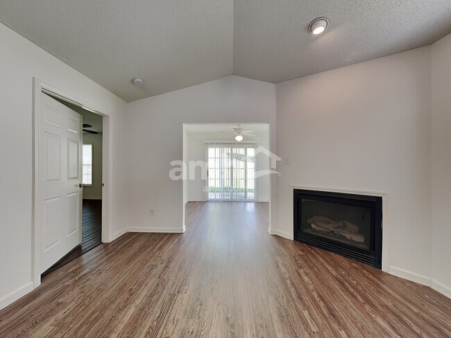 Building Photo - 5815 Regent Village Drive