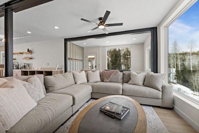 Foto del edificio - 220 Circle Dr