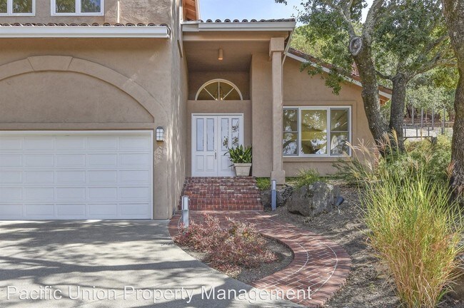 Building Photo - 549 Westgate Dr