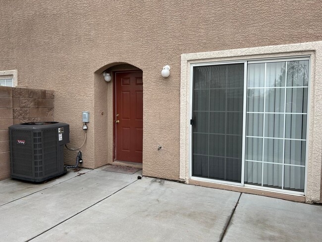 Foto del edificio - 2 story townhouse