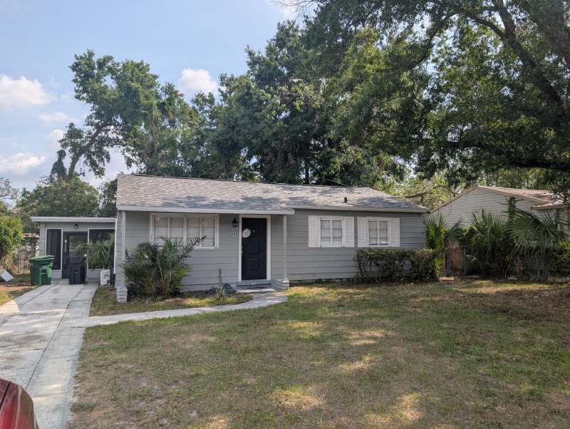 Primary Photo - 303 E Hydrangia St