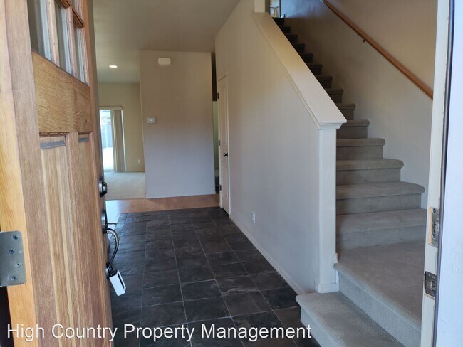 Building Photo - 4 br, 3.5 bath House - 61710 Darla Place
