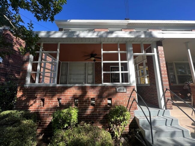 Foto del edificio - 4969 12th St NE