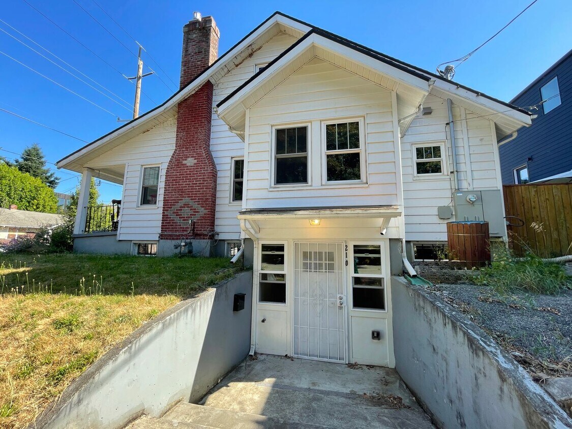 Foto principal - Fantastic Lower Duplex Unit with Washer/Dr...