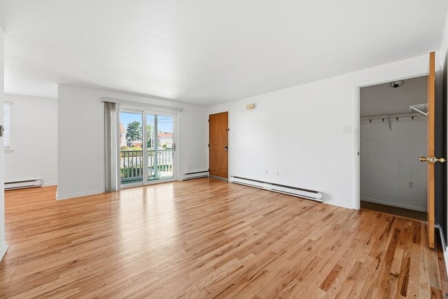 Building Photo - 1222-1226-1226 E Livingston St