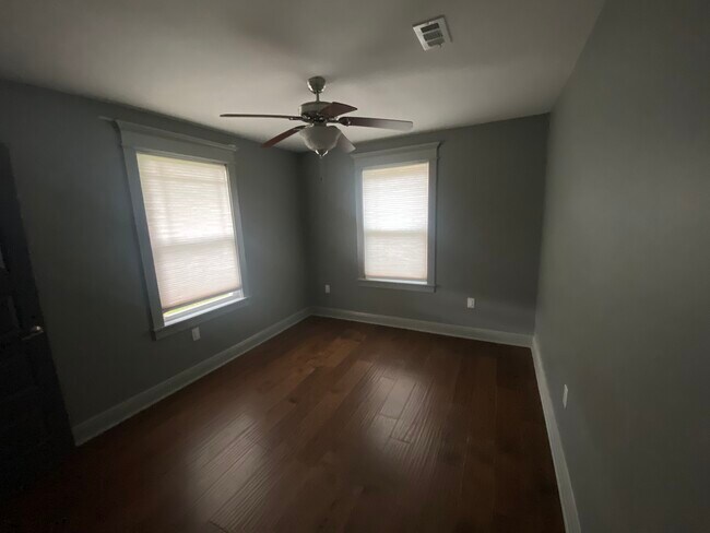 Foto del edificio - 6103 Hwy 85 N