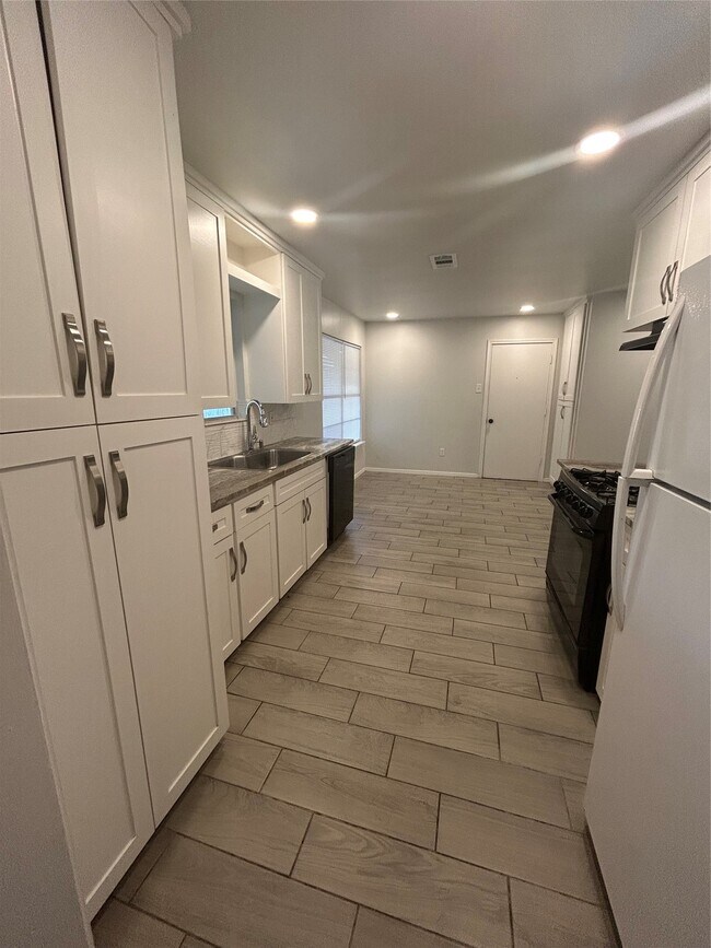 Foto del edificio - 2310 Grape Ln