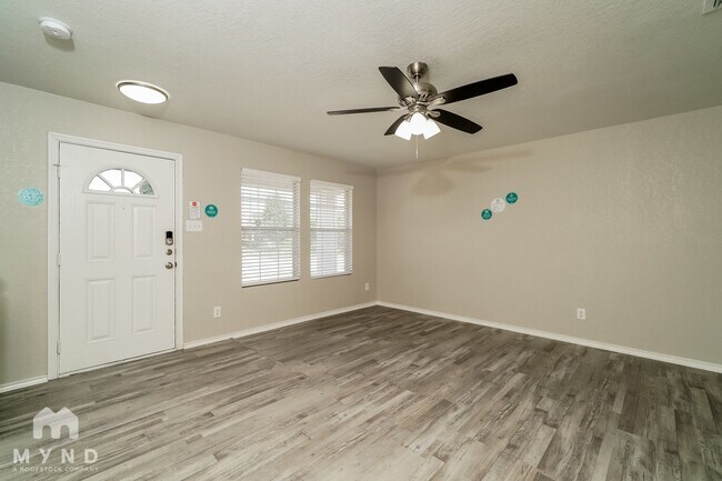 Building Photo - 659 Northlake Dr