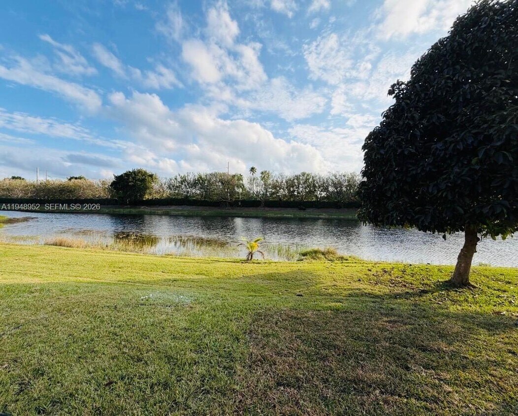 Foto del edificio - 189 Cameron Dr