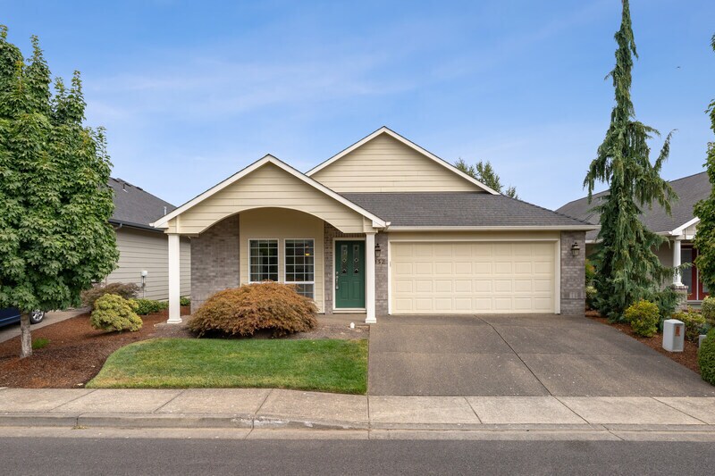 Primary Photo - 2152 SE Rhododendron Ave