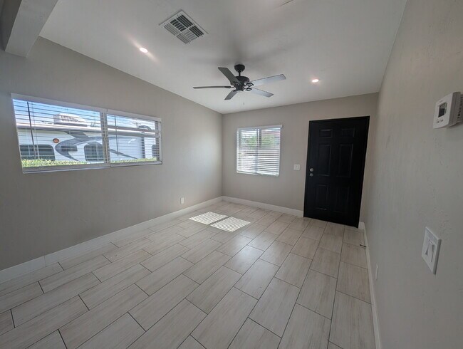 Foto del edificio - Upgraded one bedroom in central Tucson!