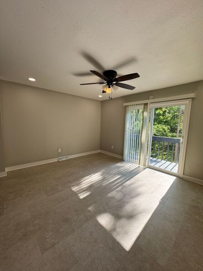 Foto del edificio - Coming Soon in Independence – Updated 3-Bedroom Duplex with 1-Car Garage