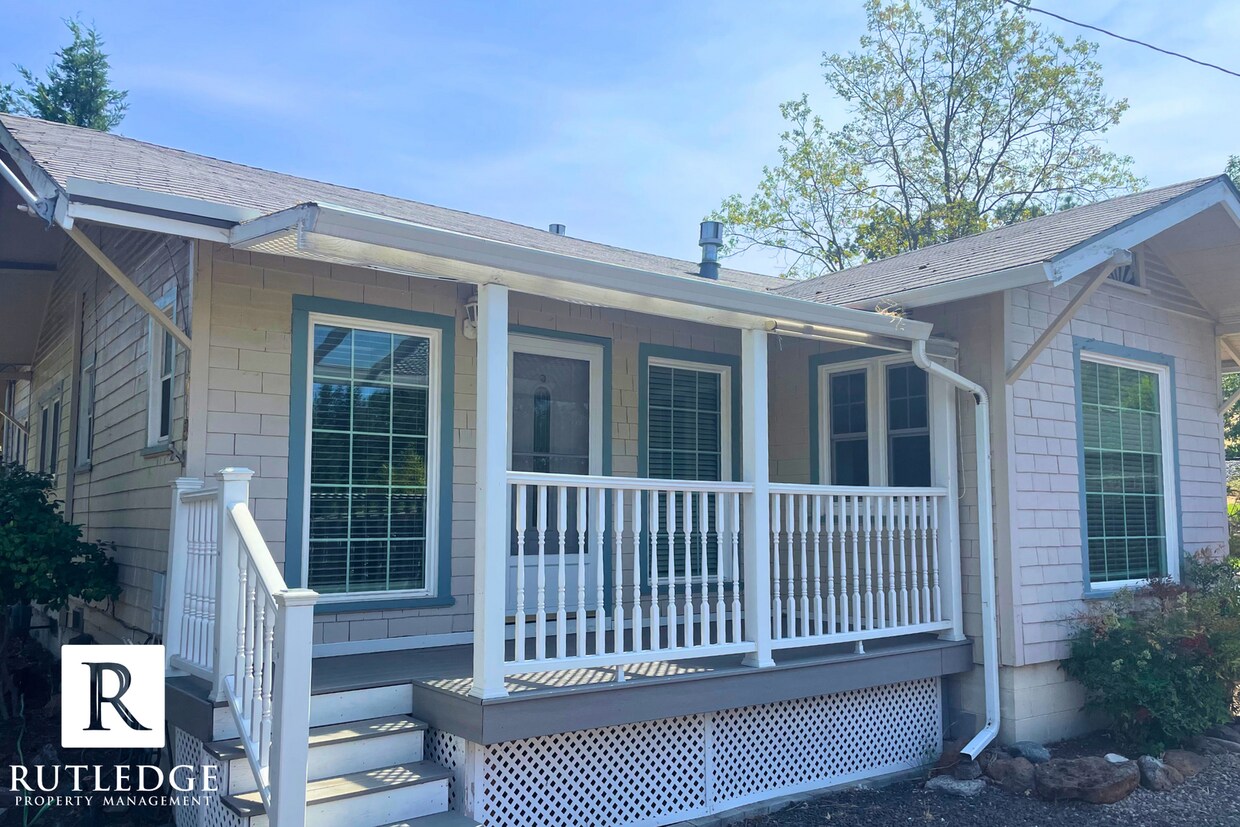 1718 Talent Ave, Talent, OR 97540 House Rental in Talent, OR