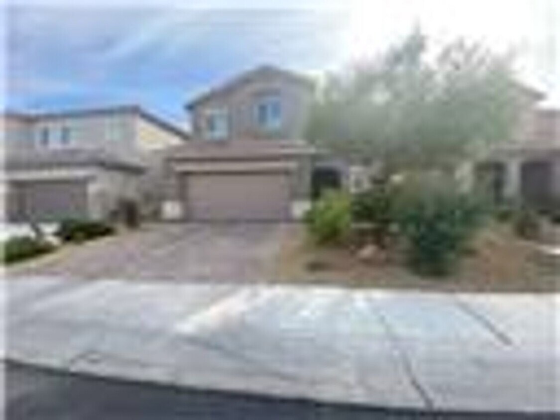 Primary Photo - Roof Top Deck - Gated Community - 3 Bedroom