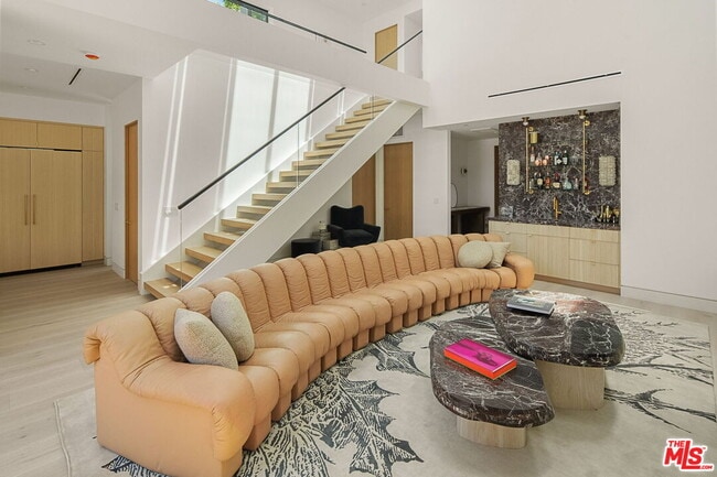 Foto del edificio - 738 Palms Blvd