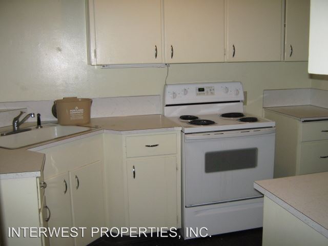 Foto del edificio - 7920 SE Woodstock Blvd