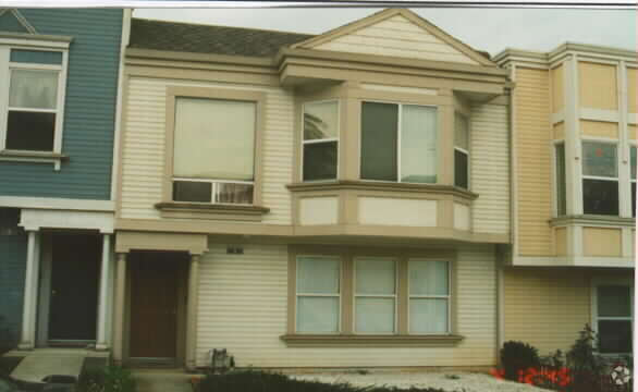 Foto del edificio - 966 Wyandotte Ave