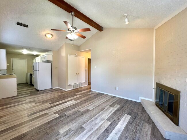 Foto del edificio - 3409 Hyden Ave