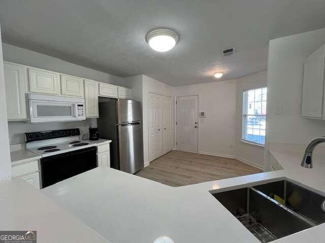 Building Photo - 3025 Lake Park Trail