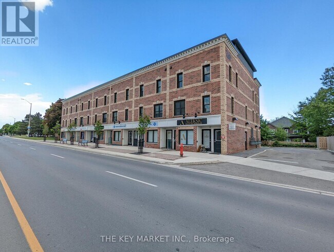 Photo du bâtiment - 760-760 Lakeshore Rd E