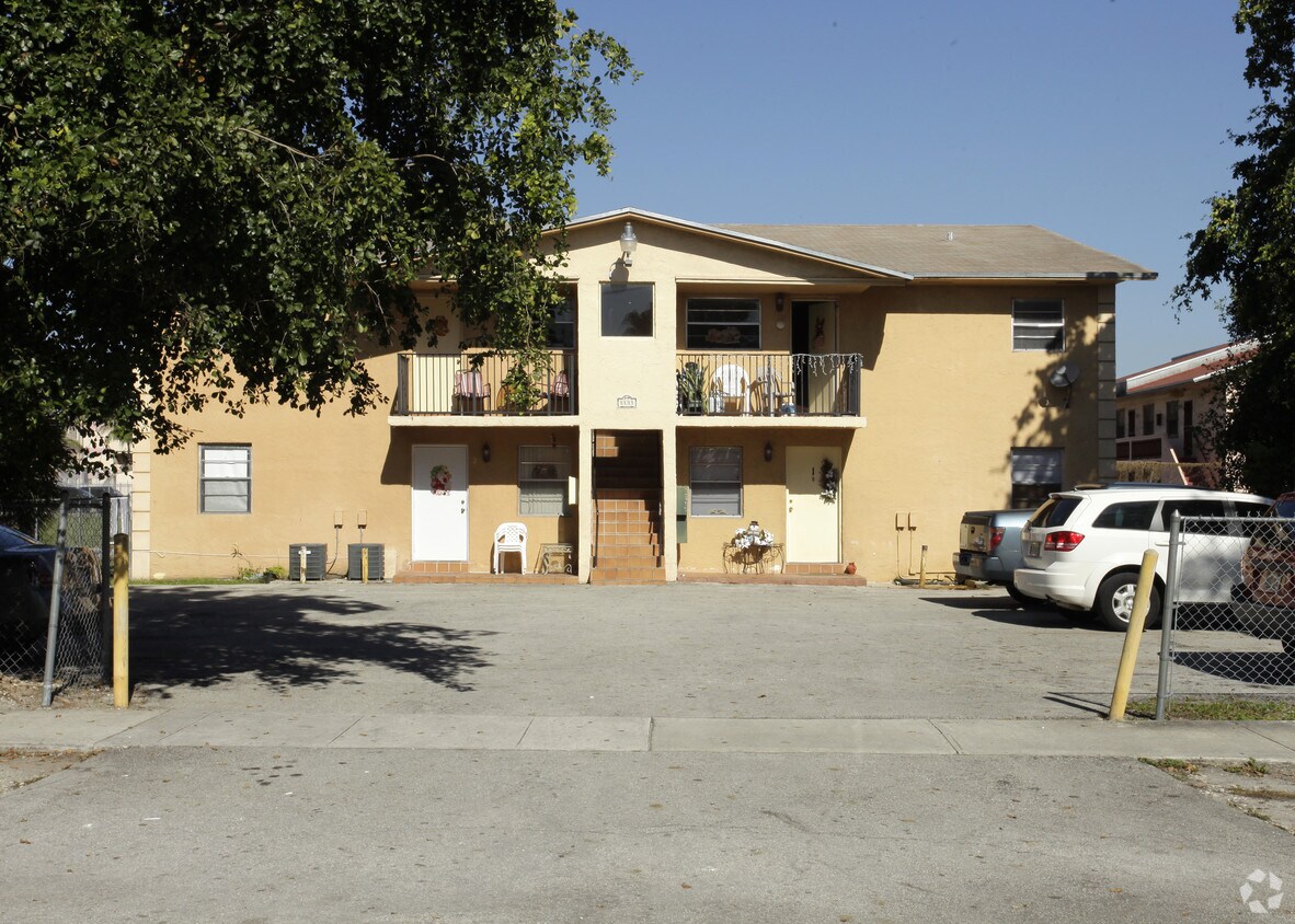 Foto principal - 1135 W 76th St