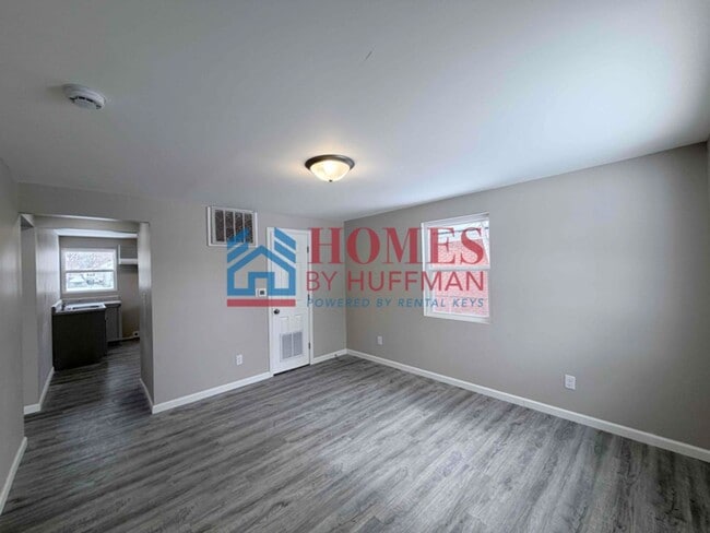 Building Photo - Two bedroom House | Remodeled