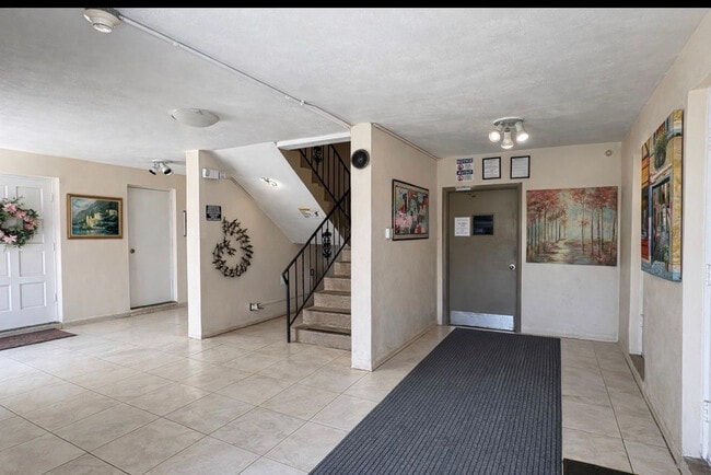 Foto del edificio - 1855 Plunkett St