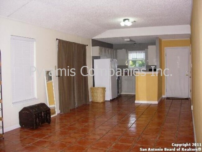 Building Photo - 3219 Stoney Grv