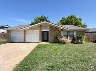 Building Photo - 1071 Castlebury Mansion