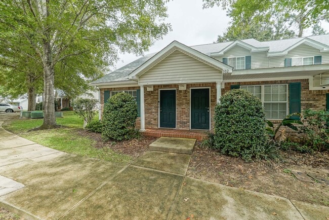 3 Bedroom 3 Bathroom in Savannah Crossing ... - 3 Bedroom 3 Bathroom in Savannah Crossing ... House