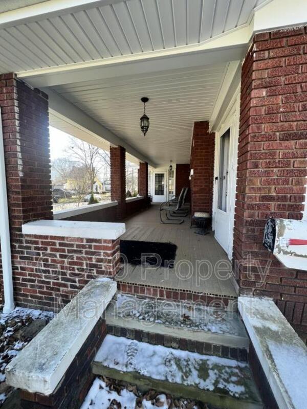 Building Photo - 1742 Preston Ave