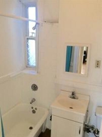 Foto del edificio - 1840 Commonwealth Ave