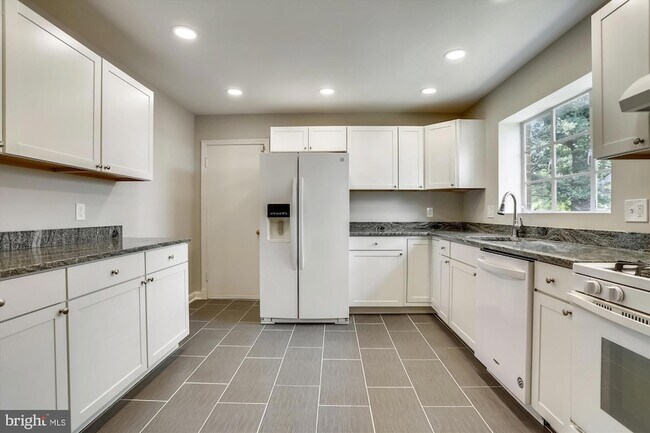 Foto del edificio - 3303 Winnett Rd