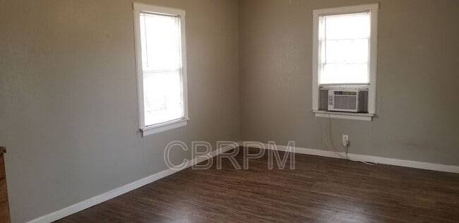 Building Photo - 2422 22nd Pl