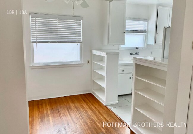 Foto del edificio - 2220 Ocean Park Blvd