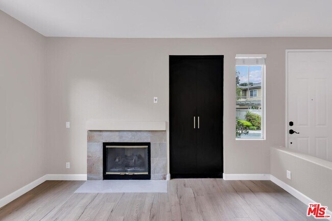 Building Photo - 1131 Rosewalk Way