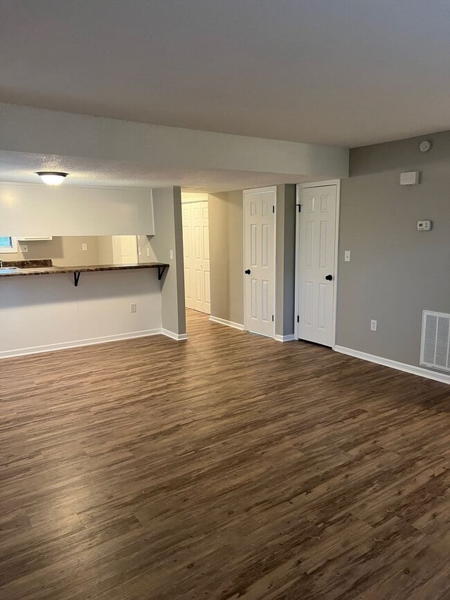 Building Photo - 119 Freedom Dr