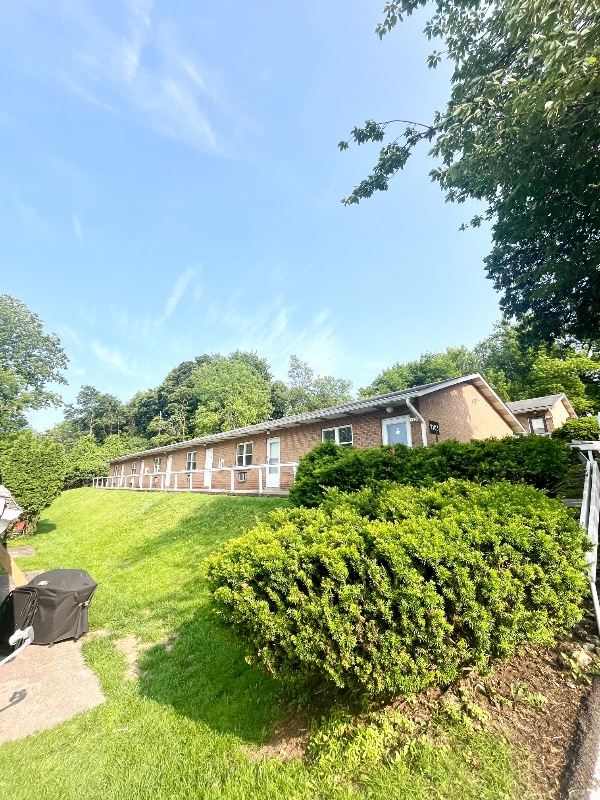 Primary Photo - 2105 Florence Ave