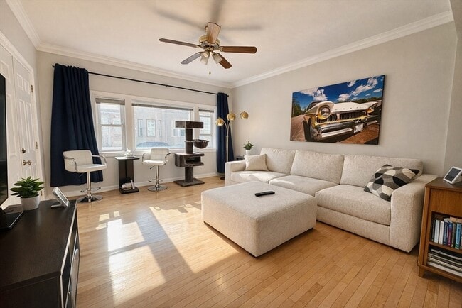 Building Photo - 666 E 5th St